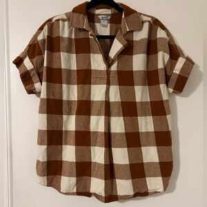 Duluth brand Tan and White Checkered Button-Down Shirt size S (M105)